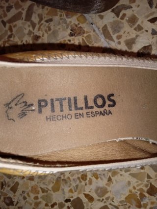Zapatos de tacón elegantes