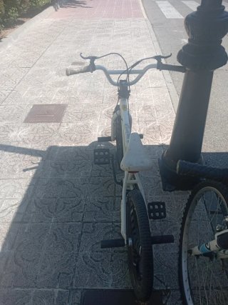 Bicicleta BMX Monty Blanca ME URGE SU VENTA