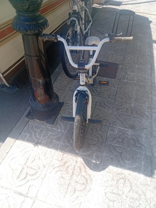 Bicicleta BMX Monty Blanca ME URGE SU VENTA