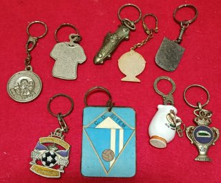 Lote 9 llaveros antiguos Real Madrid