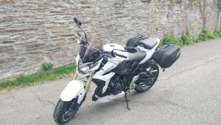 Suzuki GSR 750 pocos km