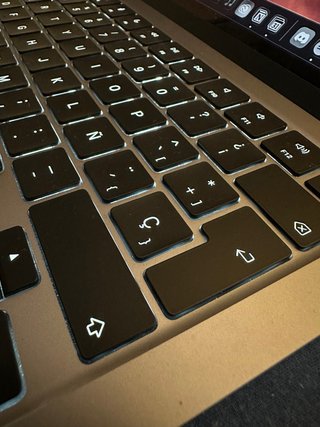 MacBook Air M2 256GB SSD Space Gray IMPOLUTO