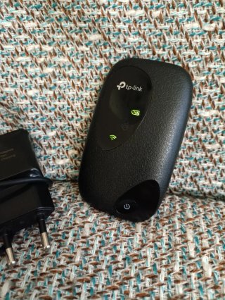 TP-Link M7200 4G LTE mobile WiFi Router SIM 4G LTE