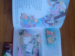 Lote de libros Disney