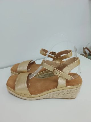 Sandalias cuña doradas y marrones 5cm