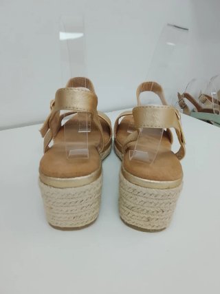 Sandalias cuña doradas y marrones 5cm