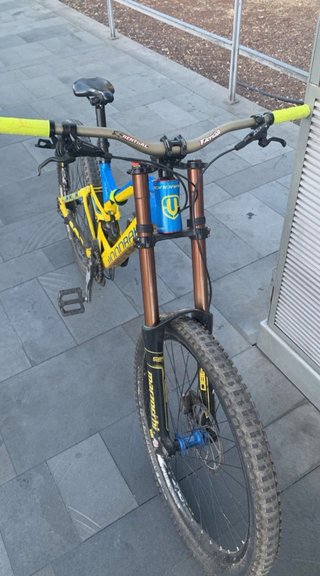 Bicicleta de Descenso mondraker summum