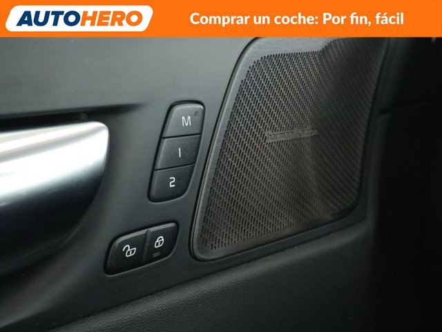 Volvo XC60 2.0 T6 Plug-in Hybrid R Design AWD