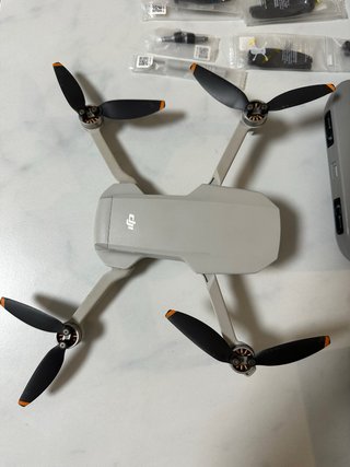 DJI Mini 2 Drone con Accesorios