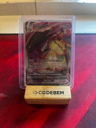 Carta Pokémon Mimikyu VMAX