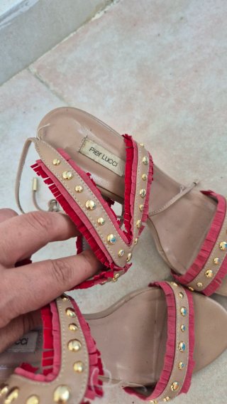 Sandali Pierucci Beige e Rosso con Borchie