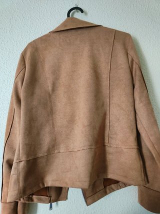 Chaqueta rockera efecto ante