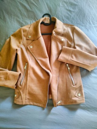 Chaqueta rockera efecto ante