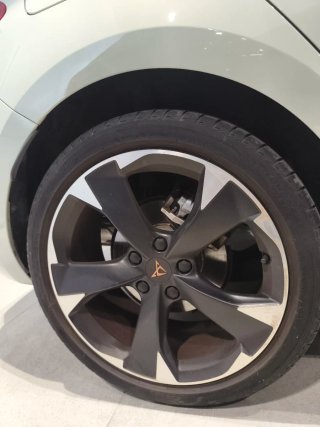 CUPRA Leon 2025