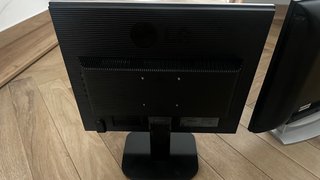 Monitor LG y televisor Philips