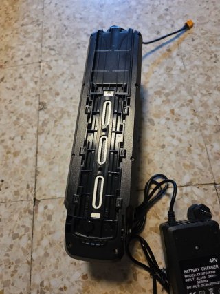 Batería y cargador bicicleta eléctrica 48V