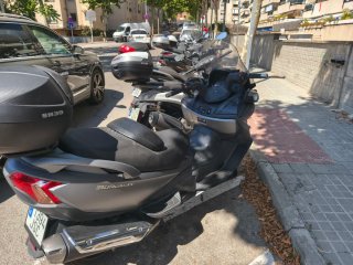 Suzuki Burgman 650 Executive Gris