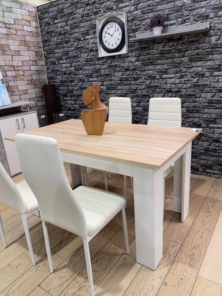 Mesa y 4 Sillas Comedor
