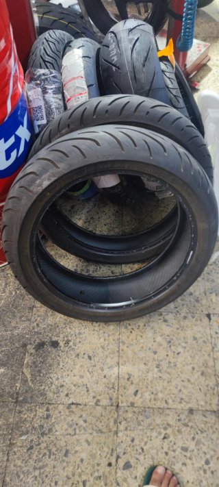 Pareja de Neumáticos Moto Bridgestone batllax T31