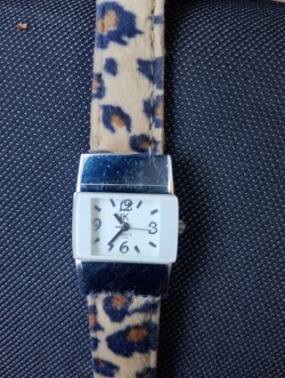 Reloj IK con estampado de guepardo