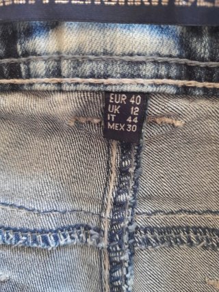 Pantalones vaqueros desgastados azules