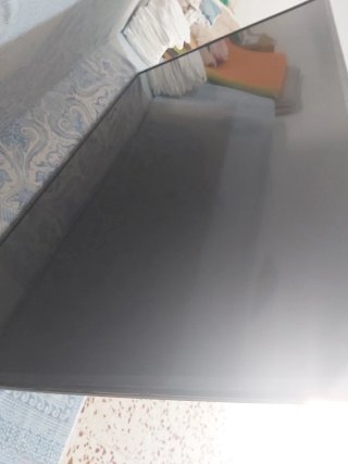 TV LG 60 pulgadas Smart TV averiada.