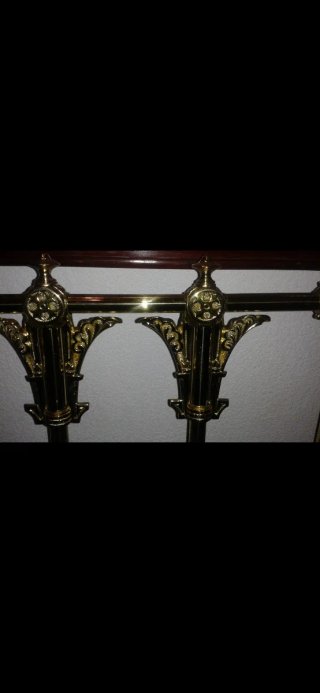 Cama de bronce restaurada