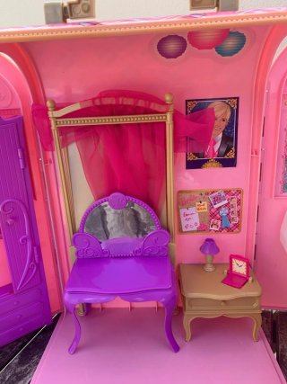 Casa plegable rosa de Barbie