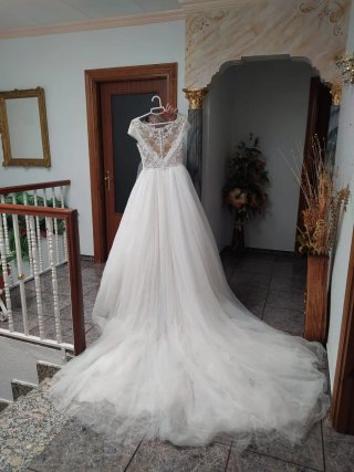Precioso vestido de novia comprado en 2025