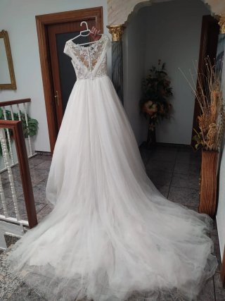 Precioso vestido de novia comprado en 2025