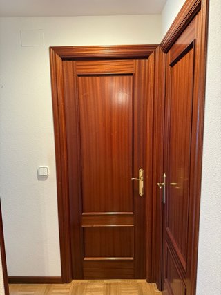 7 Puertas de madera maciza, ciegas y con cristal