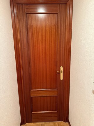 7 Puertas de madera maciza, ciegas y con cristal