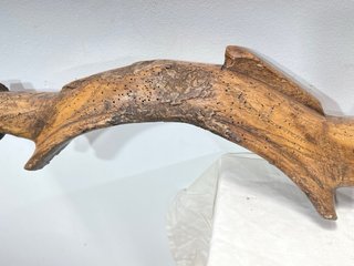 Yugo de Madera Maciza Tallada Antiguo J/A