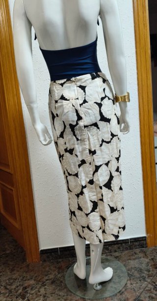 Falda midi H&M nudo lateral estampado