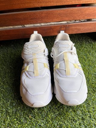 Lacoste Blancas Talla 45 - Como Nuevas