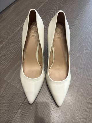 Zapatos de tacón Guess blancos