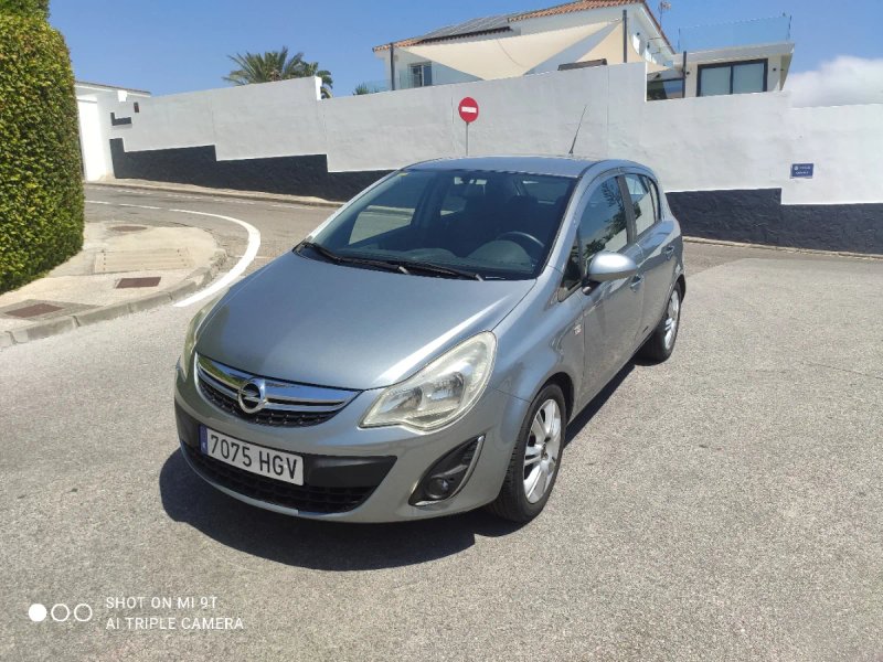 Opel Corsa 2011 - foto 1