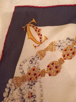 Pañuelo Cartier Leopardo y Perlas