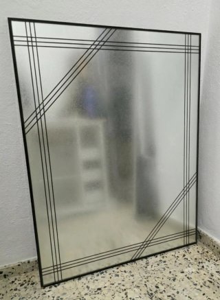 Mueble de baño con lavabo, espejo y mampara
