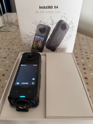 Insta360 X4 con 3 baterías