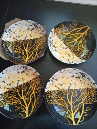 Set de vajilla con diseño de árbol