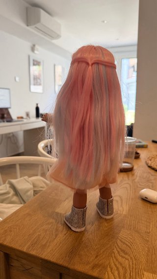 Muñeca I'm a Girly con pelo rosa