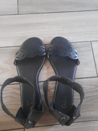 Sandali neri similpelle donna n. 39