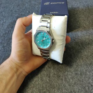 Reloj Casio Edifice Esfera Turquesa