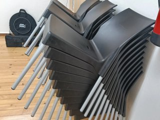 Sillas apilables con asiento y respaldo ergonómico