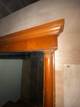 Cajonera de madera con espejo