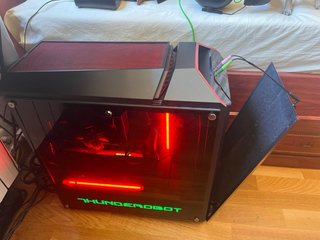 PC Gaming Thunderobot con luces LED