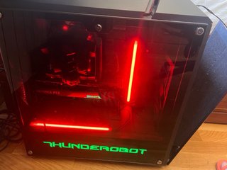 PC Gaming Thunderobot con luces LED