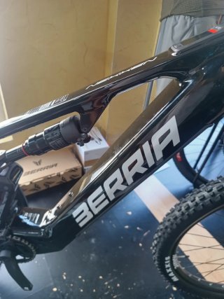 Bicicleta Berria Nexxen Max Avinox M2S