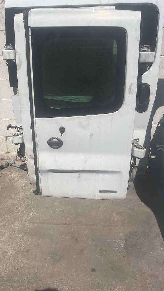 Puerta Trasera Derecha Nissan Primastar